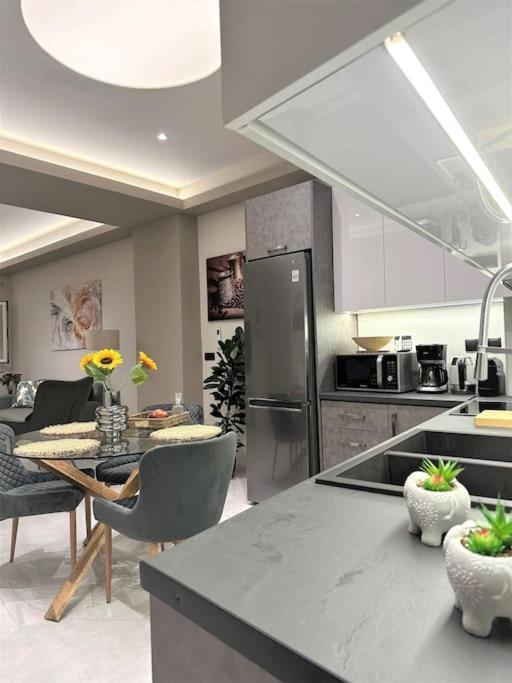 Menda Suite Heraklion  Bagian luar foto
