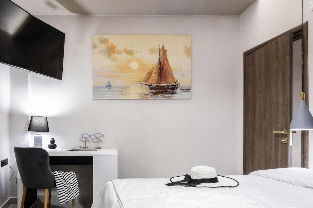 Menda Suite Heraklion  Bagian luar foto
